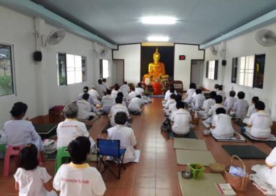 If lay people have occasion they will appoint together to practise Vipassana meditation at BCDC Retreat Watsriboonruang Fang